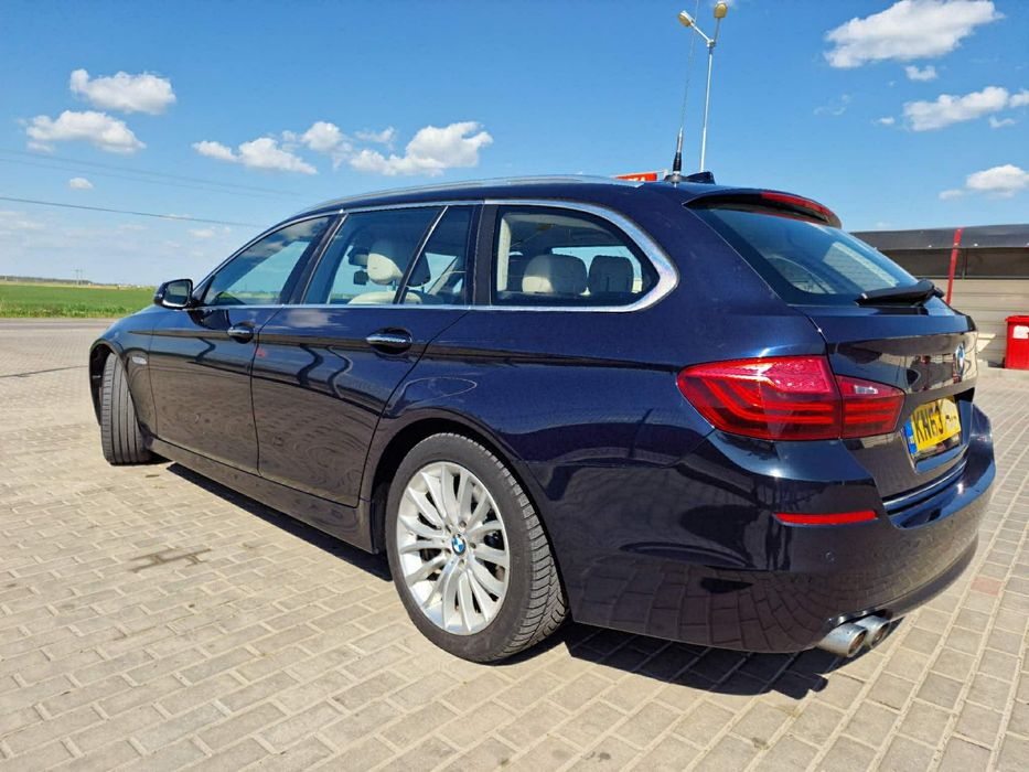 Dezmembrez bmw  f10 f11 facelift capota trager aripa far usa bara stop