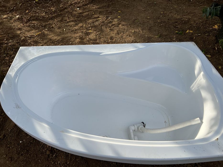 Vana ovala cu masca  1/1,5 m in stare foarte buna