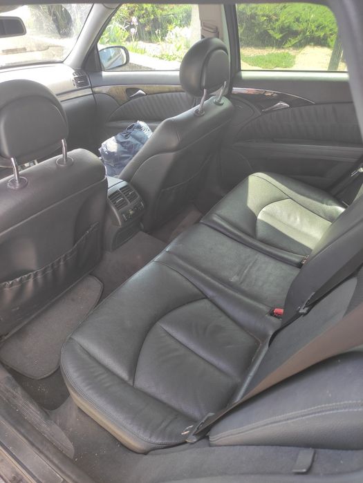 Продавам Мерцедес е320 !