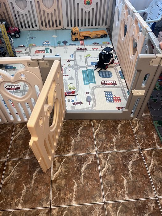 Gardulet/ tarc joaca copii