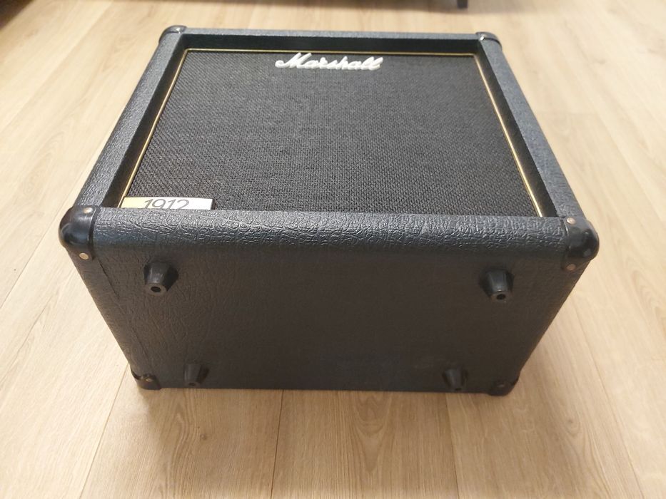 Marshall 1912 китарен кабинет 1х12