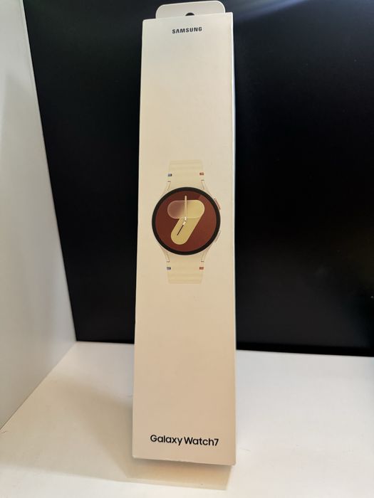 Samsung Galaxy Watch 7 40MM CREAM Чисто нов