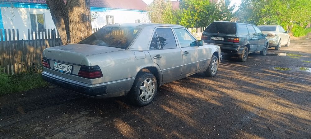 Мерседес Бенс Е200