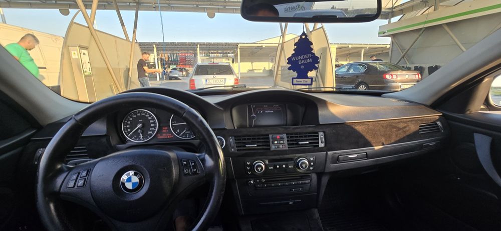 BMW seria 3 E90 320D LCI 2010