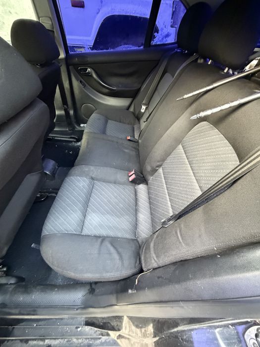 Продава се на Части сеат леон 1.9 150кс арл