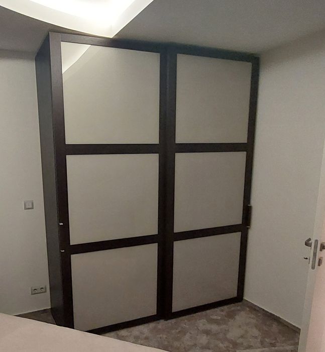 Vând dressing din lemn furniruit si elemente din sticla