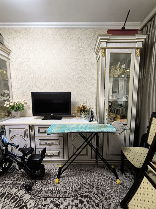 3 х ком.квартиру Сергели Спутнике 17. 2/4  кирпич 77 серия . Балкон