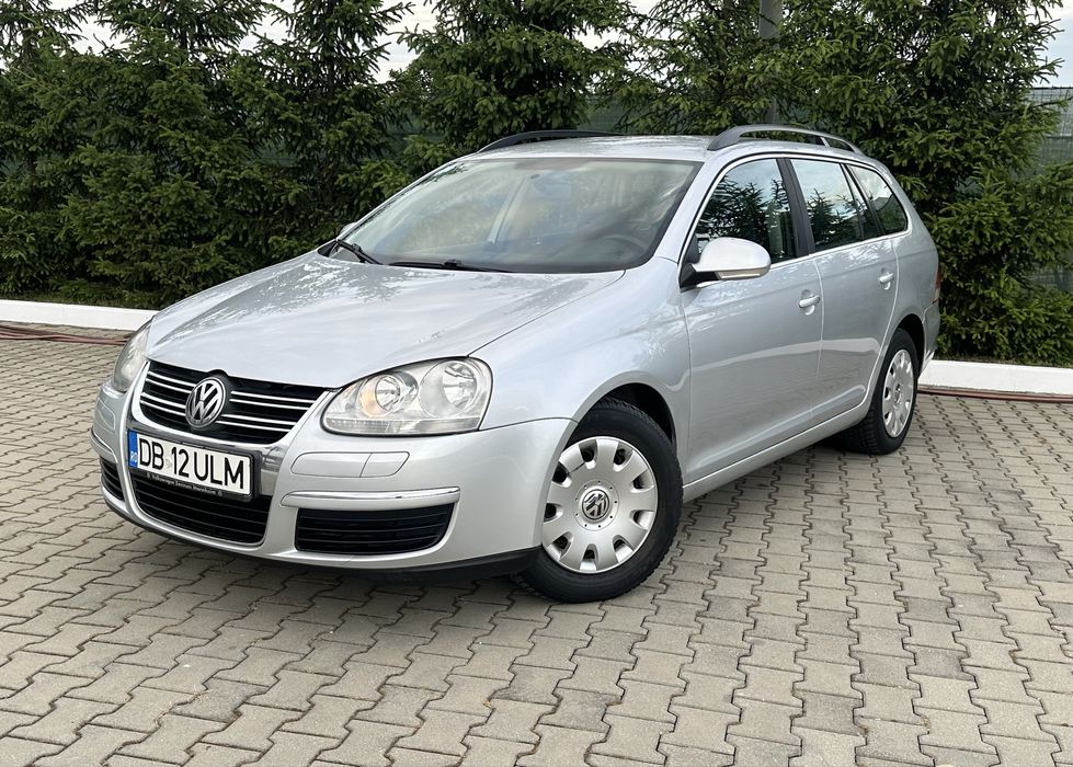 Vand WV Golf  1,9 D  105 cp  Comenzi Volan ,Scaune iINCALZITE !