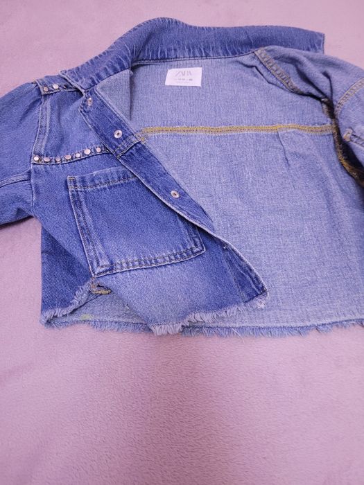 Geaca de blugi pictată Zara