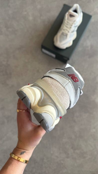 New Balance 9060 - LNG Collection