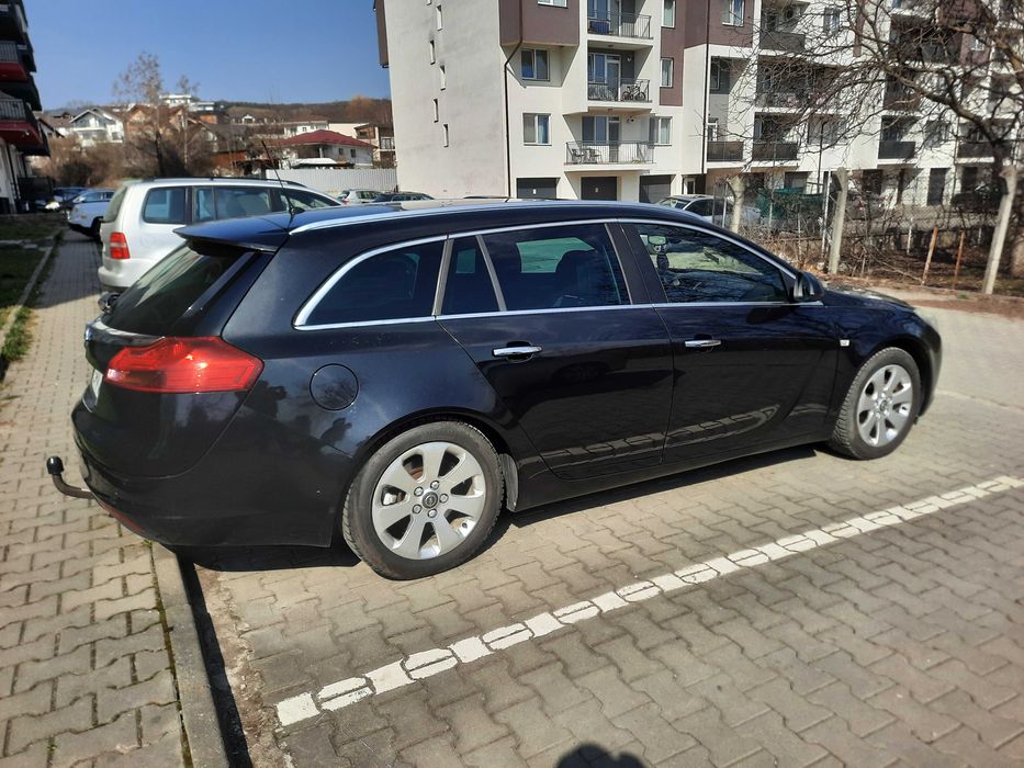 Opel Insignia Sports Tourer 2011