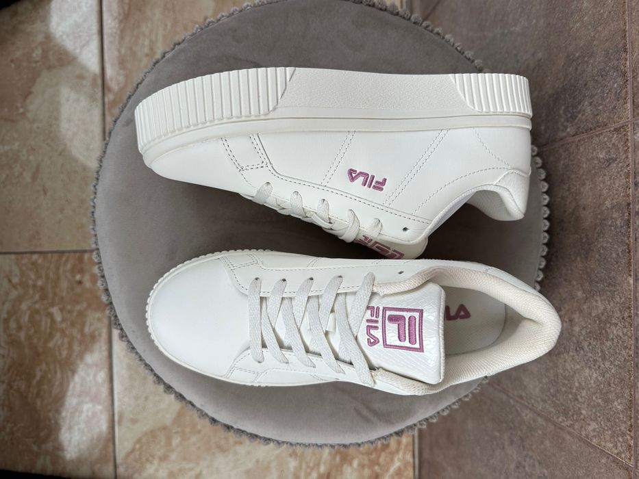 Adidasi FILA femei