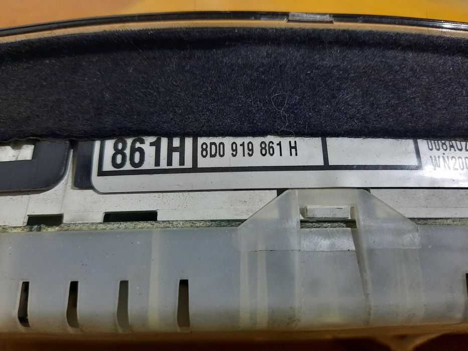 Щиток приборов Ауди А4 В5