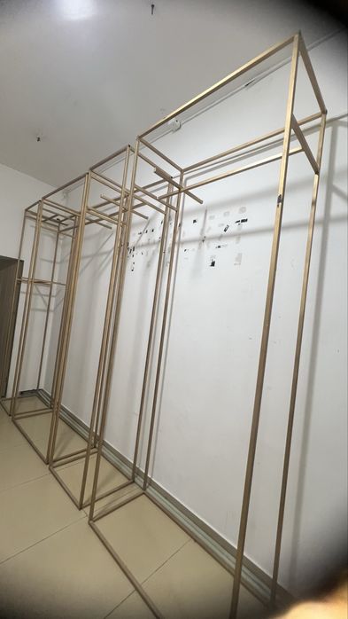 Продам стелажы для магазина новые