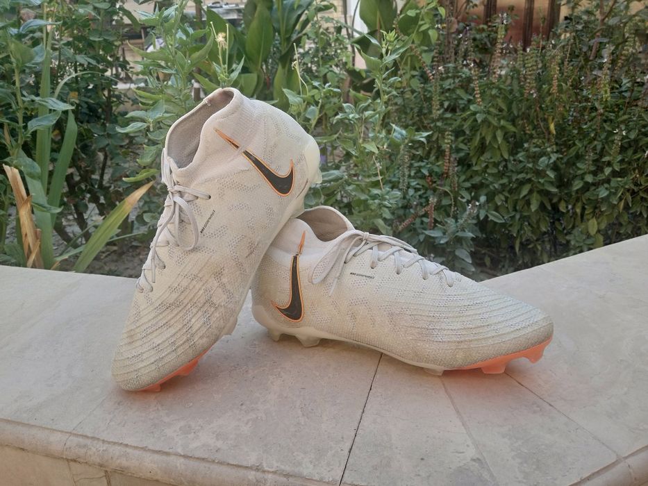 Футбольные Бутсы "Nike Phantom Luna"