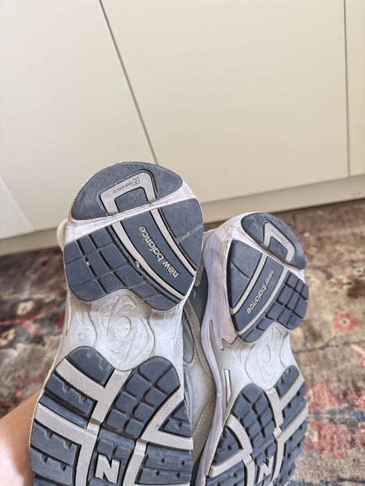 Серые кроссовки New Balance 725