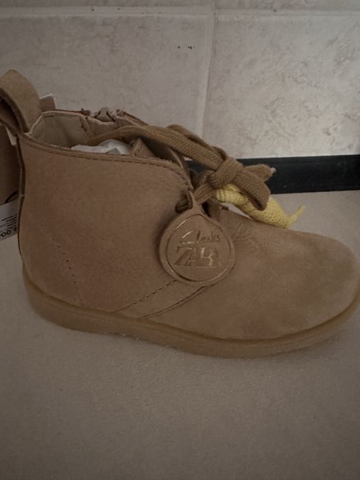 Clarks детски боти
