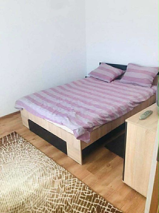 Închiriez apartament