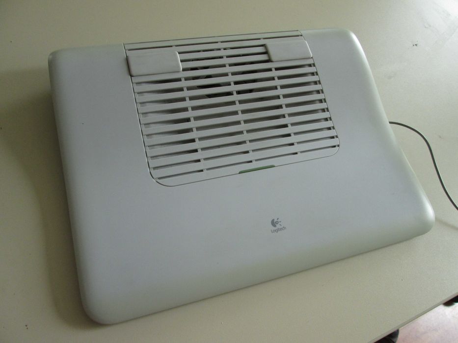 Охлаждаща поставка за лаптоп - Logitech N100