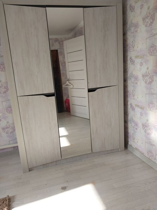 Продам спальный 1.5 ×2 гарнитур