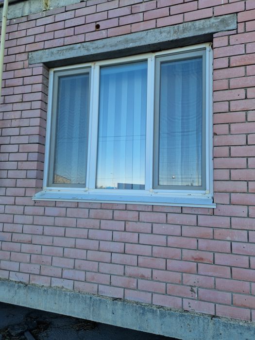 Продам пласт. окна и двери