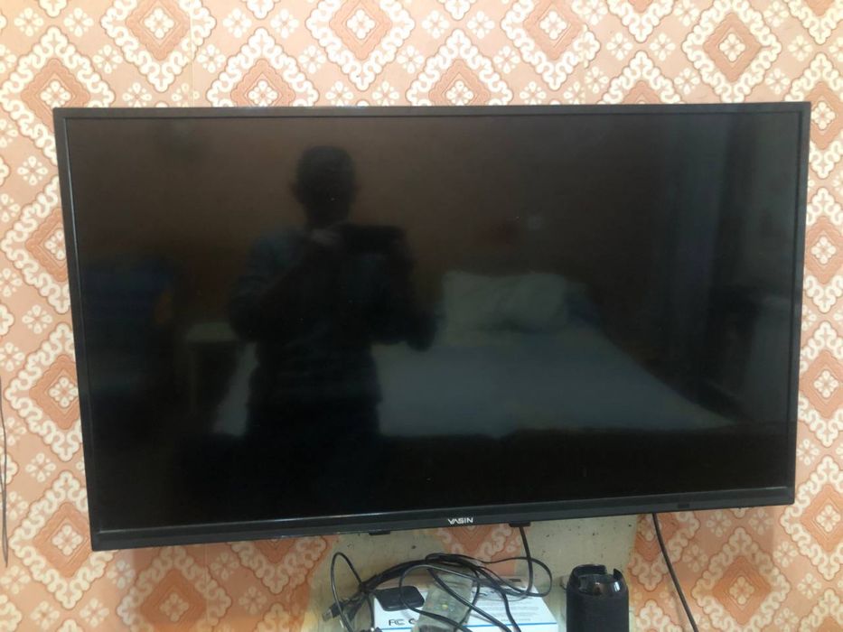 Телевизор Yasin.
