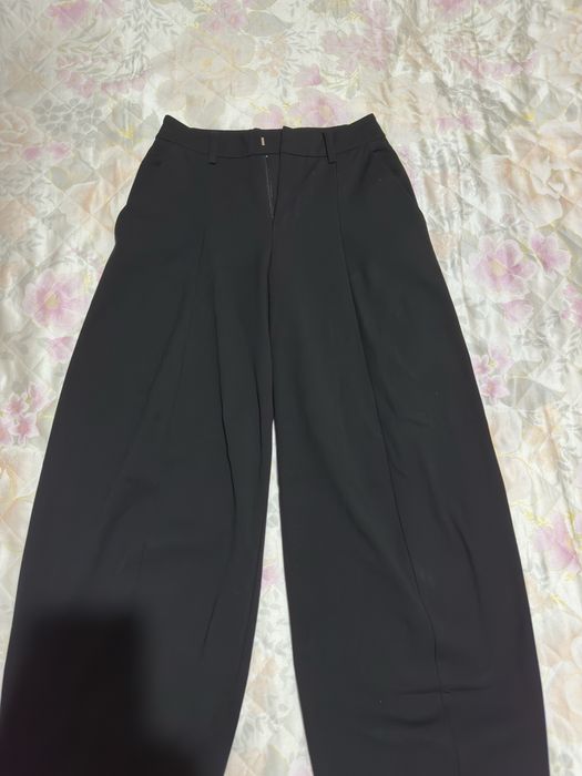 Черен баги панталон Stradivarius