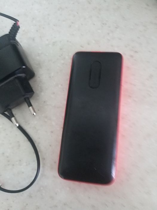 продаётся сотовый телефон