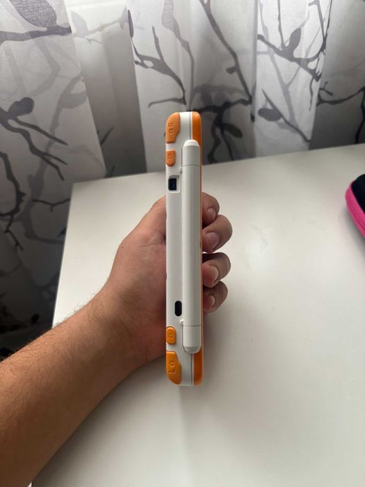 Consola Nintendo New 2Ds Xl, White & Orange