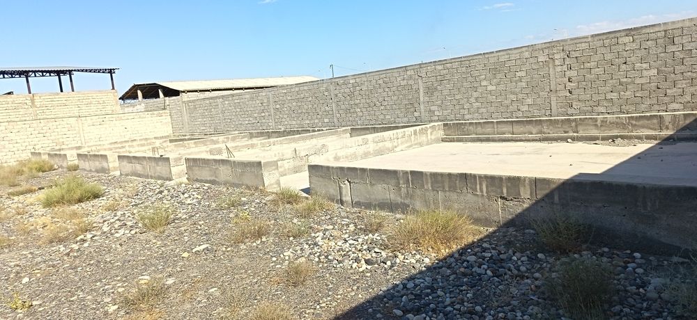 saonat zinasida 30sotix yer sotiladi