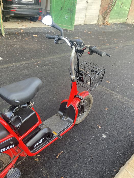 Двуместен електрически скутер