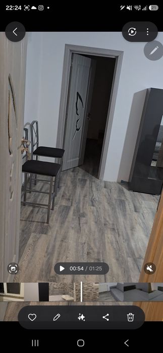 Închiriez apartament