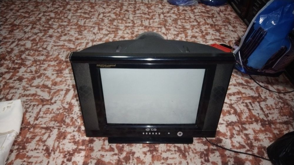 Телевизор сотилади! Продаётся телевизор!