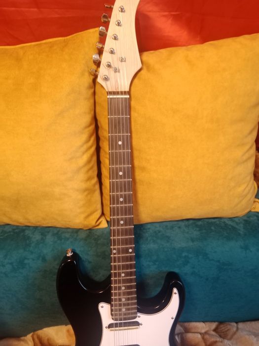 Продам Электрогитару кастом