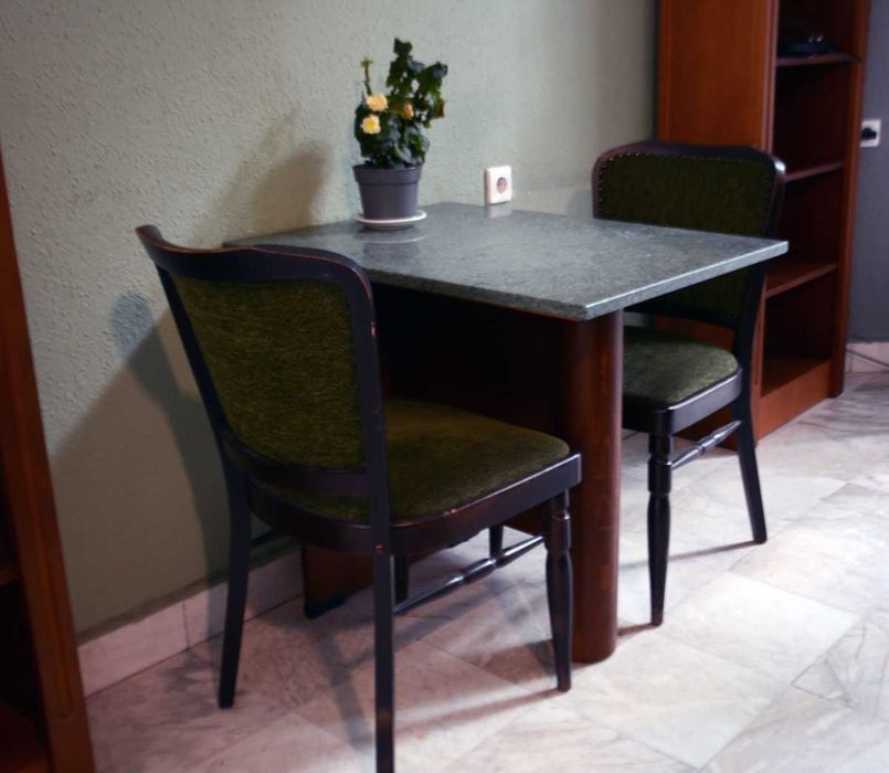 Комплект маса с два стола – MDF, масив, зелен агломерат