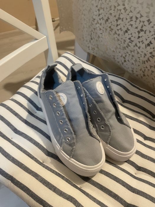 Пролетни кецове и есенни боти