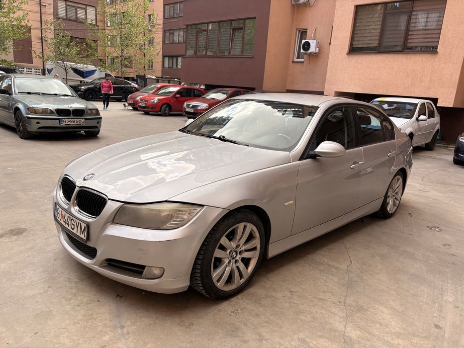 vând BMW seria 3 2005