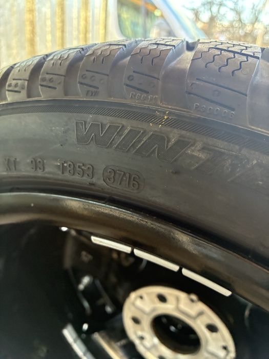 245/40/19 Пирели Зимни Run Flat