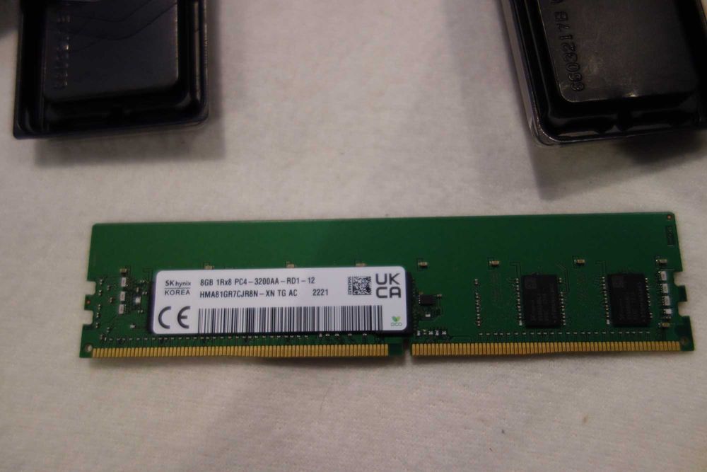 Продавам памет RAM Memory 8GB PC4-3200AA HMA81GR7CJR8N-XN ECC