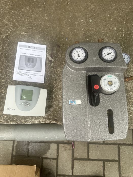 Stație solară pentru panouri solare termice cu pompă Wilo și automatizare SDC 204