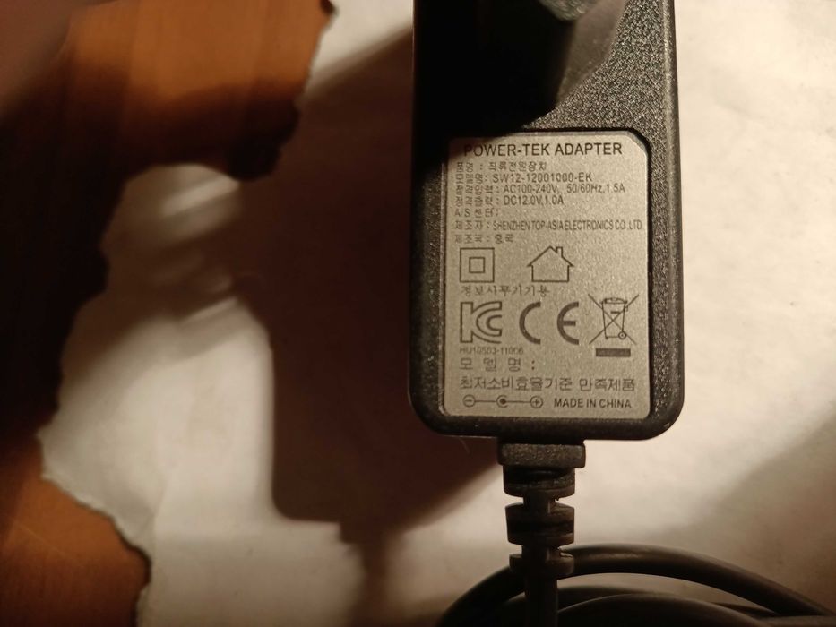 Продам адаптер питания  12V--1A. 5000 тг.