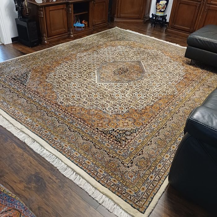 Covor persan original .