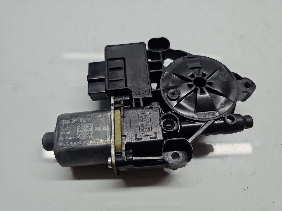 Motoras geam dreapta spate Skoda Octavia 3 (5E3) [Fabr 2012-2020] Berl