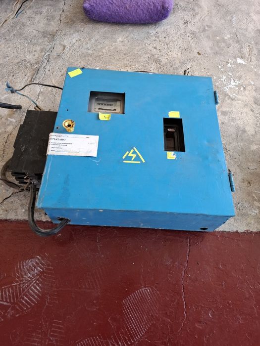 Продам б/у счетчик трехфазный с автоматом