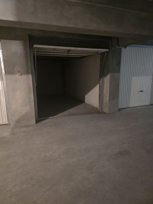 Дава се под наем Гараж / Паркомясто в Стара Загора, Център - 20 кв.м за 51 € - Снимка #4