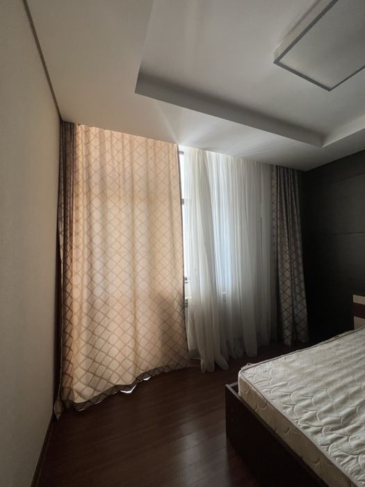 Продам шторы 3 комплекта тюль и штора