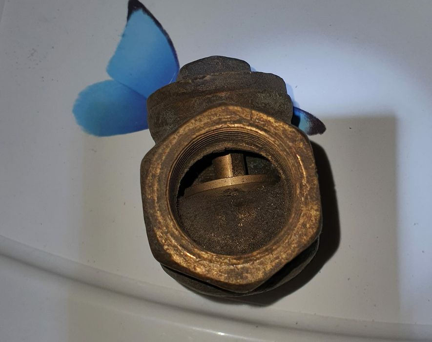 Тройник, обратный клапан, вентиль