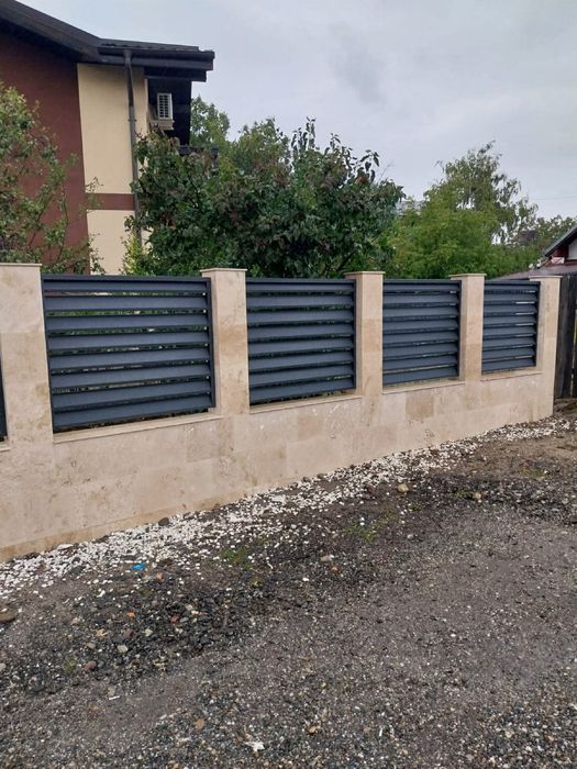 Montez gresie  faianță  trepte  travertin granit . Șapapă autonivelantă , montaj glafuri ,băi ,bucatarii,renovari complete.