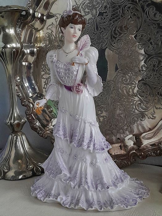 Статуэтка Coalport коллекционная, фарфор