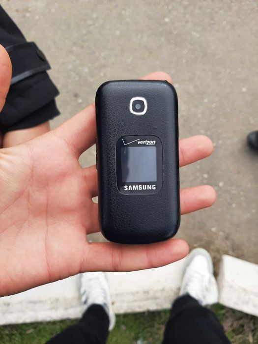 Samsung verizon gusto 3